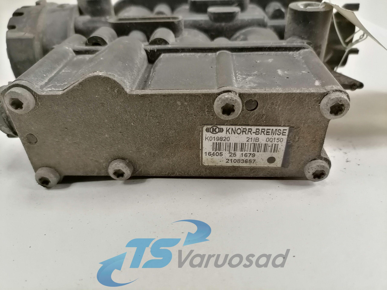 Volvo Air suspension control valve, ECAS 21083657 - Brake valve for Truck: picture 2 Volvo Air suspension control valve, ECAS 21083657 - Brake valve for Truck: picture 2