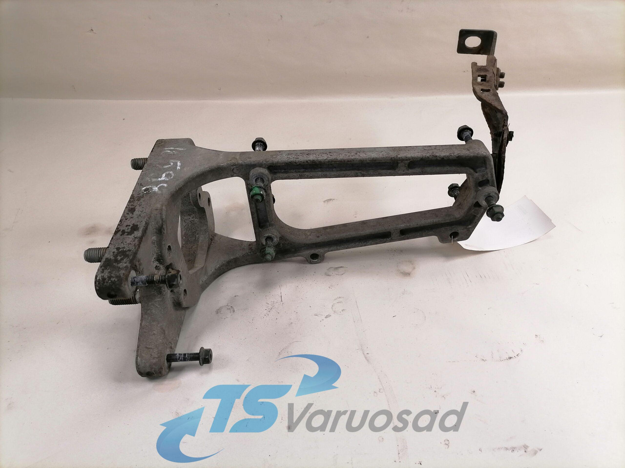 Volvo Bracket 21658350 - Frame/ Chassis for Truck: picture 2 Volvo Bracket 21658350 - Frame/ Chassis for Truck: picture 2