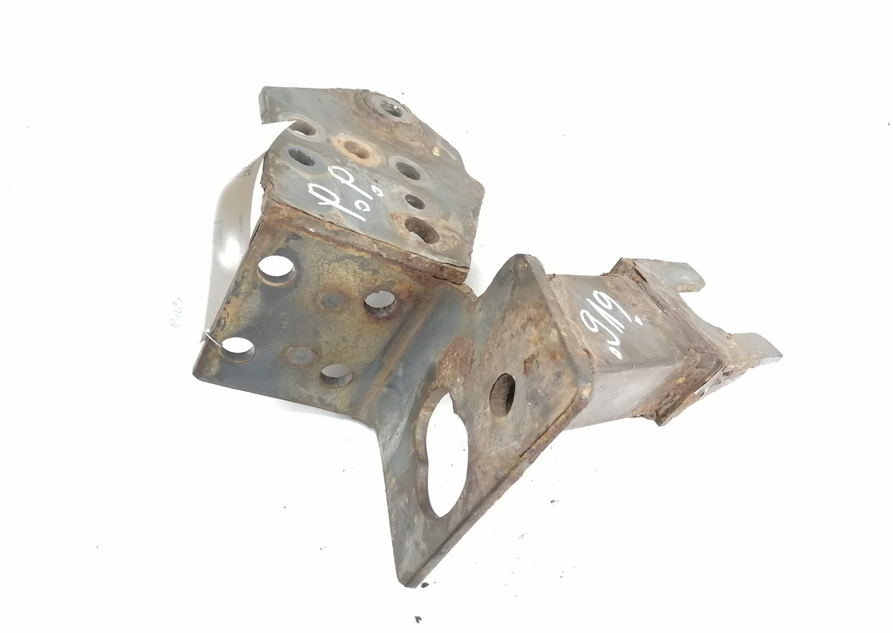 Volvo Bumper bracket 20499244 - Bumper for Truck: picture 3 Volvo Bumper bracket 20499244 - Bumper for Truck: picture 3