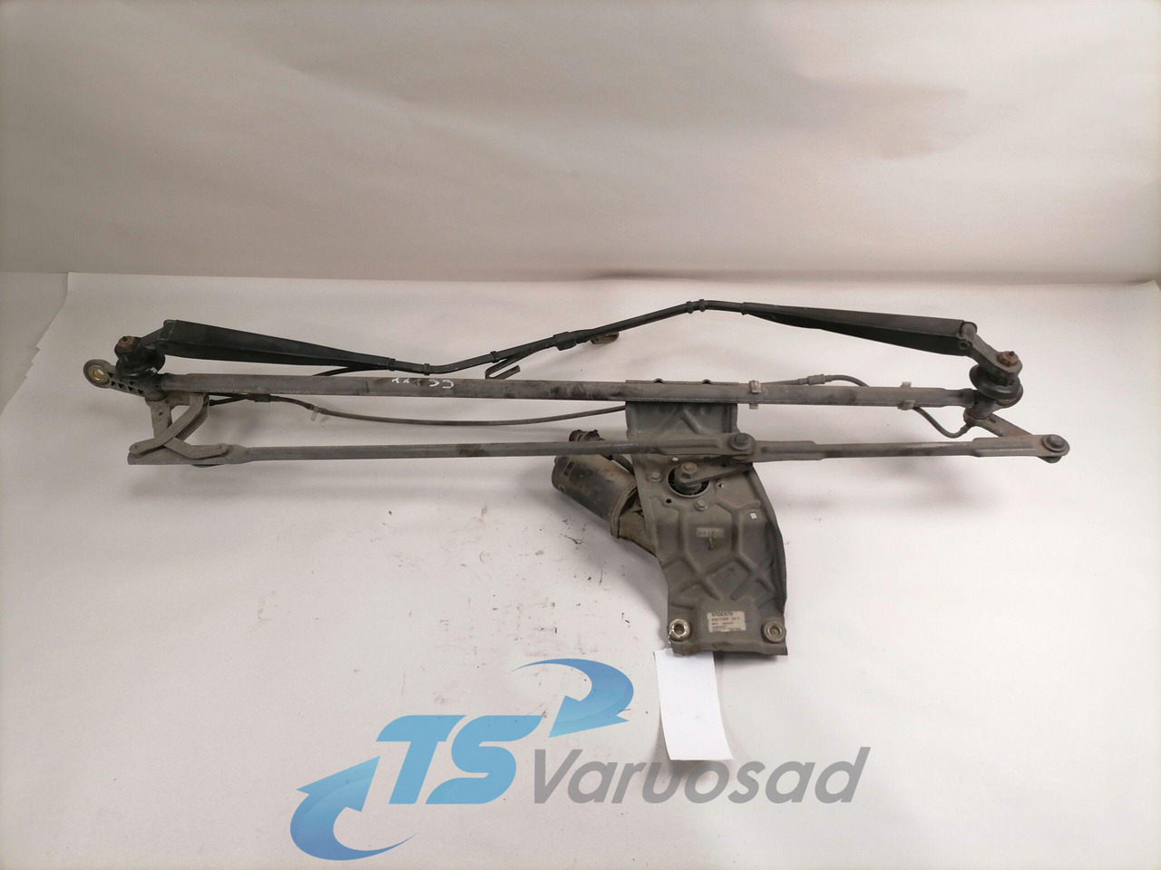 Volvo Klaasipuhasti raam 20517438 - Wiper for Truck: picture 1 Volvo Klaasipuhasti raam 20517438 - Wiper for Truck: picture 1