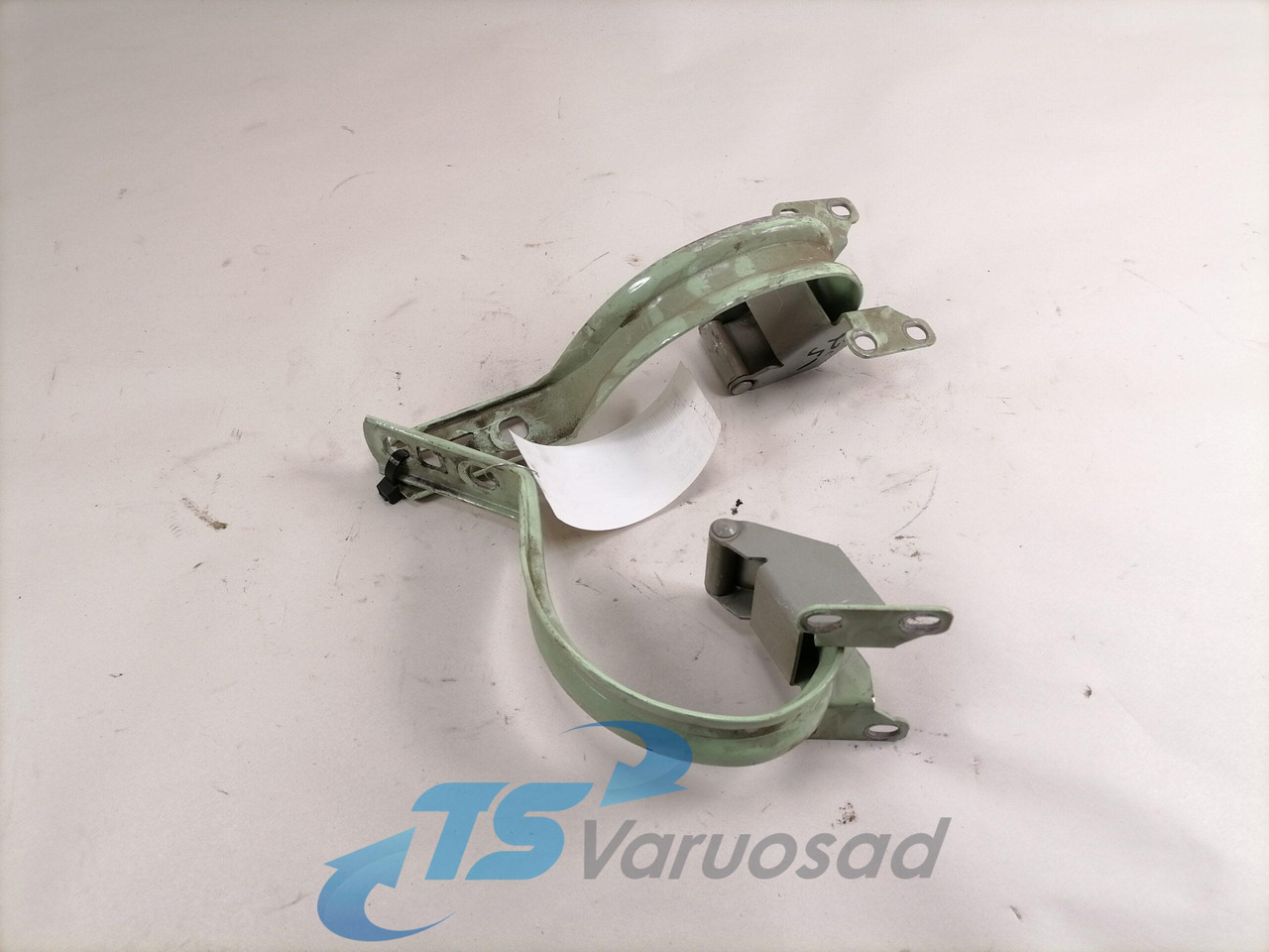Volvo Küljeluugi hing 8189798 - Universal part for Truck: picture 2 Volvo Küljeluugi hing 8189798 - Universal part for Truck: picture 2