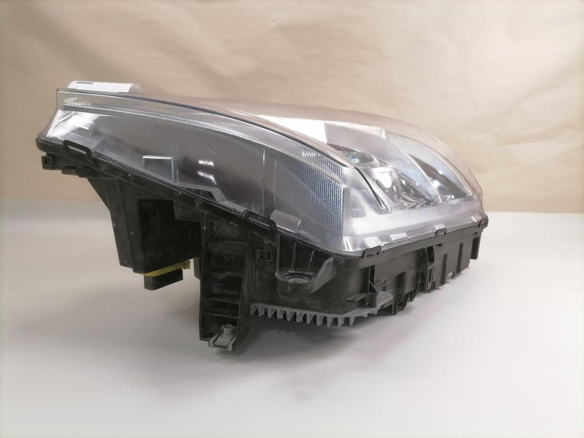 Volvo Light 22239247 - Lights/ Lighting for Truck: picture 2 Volvo Light 22239247 - Lights/ Lighting for Truck: picture 2