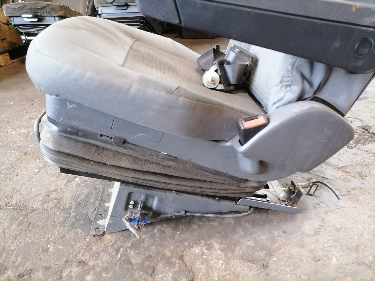 Volvo Passenger seat 20591478 - Seat for Truck: picture 5 Volvo Passenger seat 20591478 - Seat for Truck: picture 5
