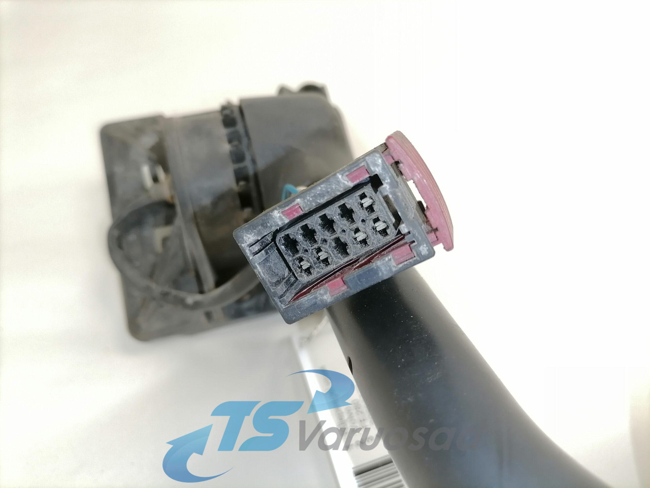 Volvo Side mirror 20903722 - Rear view mirror for Truck: picture 3 Volvo Side mirror 20903722 - Rear view mirror for Truck: picture 3