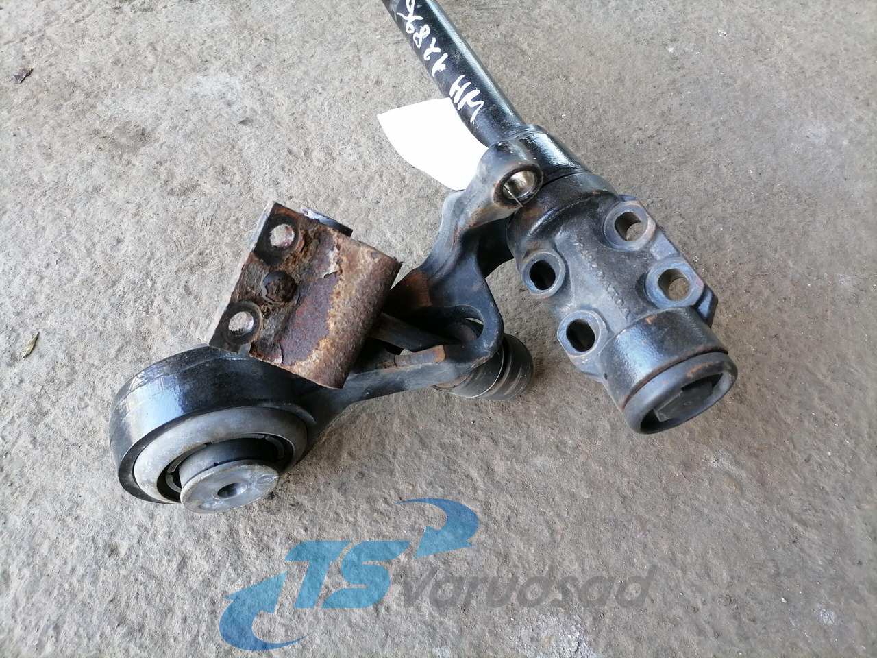 Volvo Volvo FH kabiini torsioonvarras 22004643 - Cab suspension for Truck: picture 2 Volvo Volvo FH kabiini torsioonvarras 22004643 - Cab suspension for Truck: picture 2