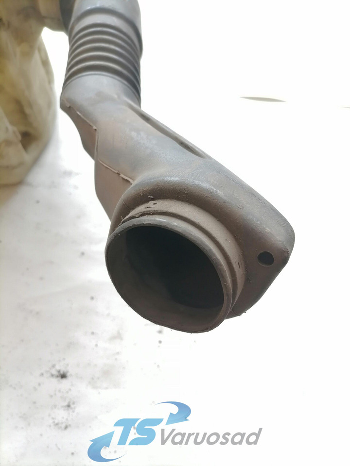 Volvo Windscreen washer fluid tank 8189232 - Wiper for Truck: picture 3 Volvo Windscreen washer fluid tank 8189232 - Wiper for Truck: picture 3