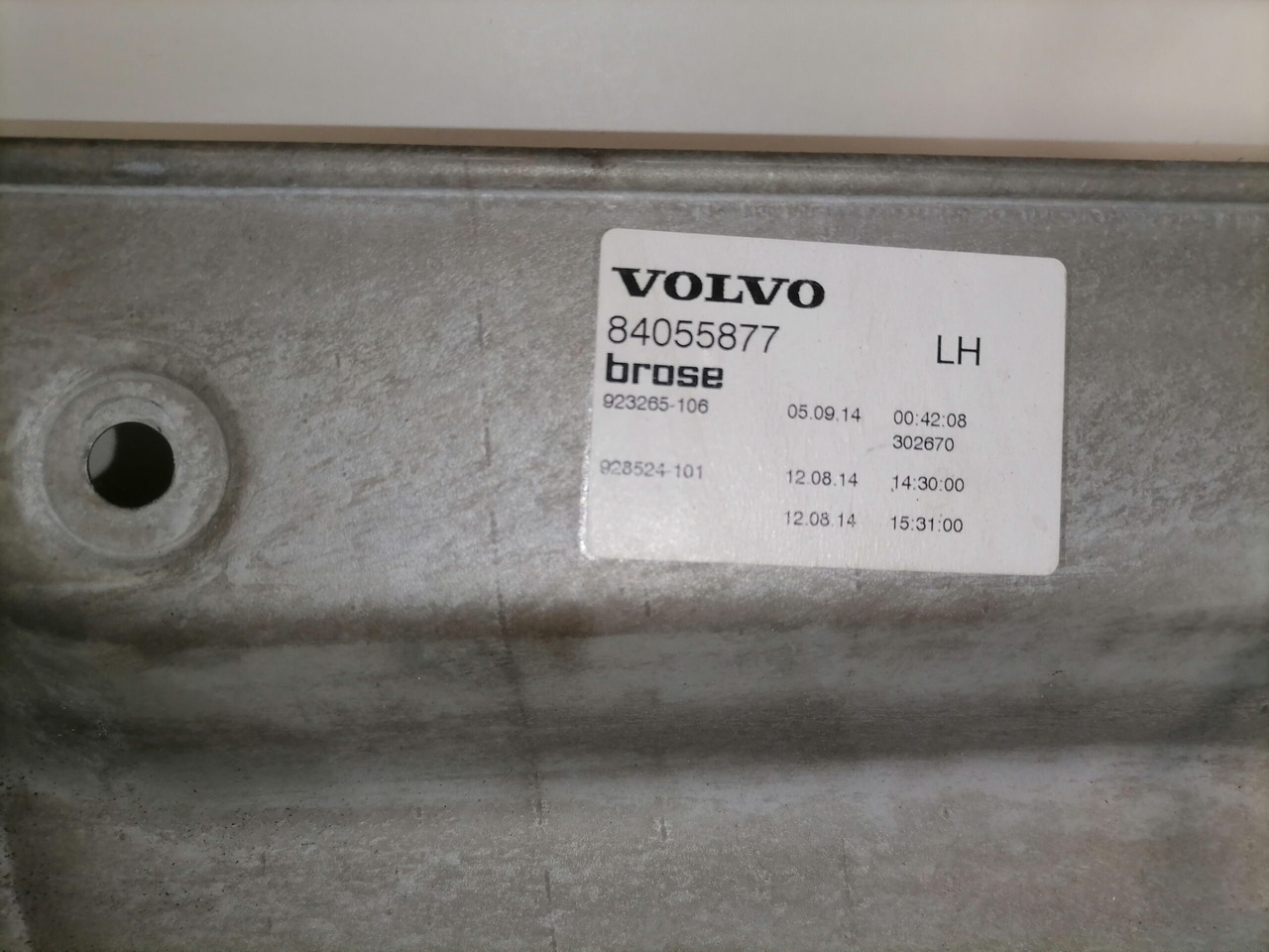 Volvo window mechanism 84055877 - Door and parts for Truck: picture 3 Volvo window mechanism 84055877 - Door and parts for Truck: picture 3