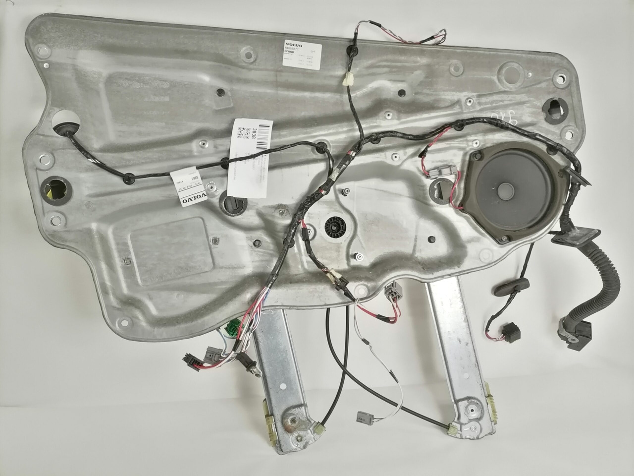 Volvo window mechanism 84055877 - Door and parts for Truck: picture 2 Volvo window mechanism 84055877 - Door and parts for Truck: picture 2