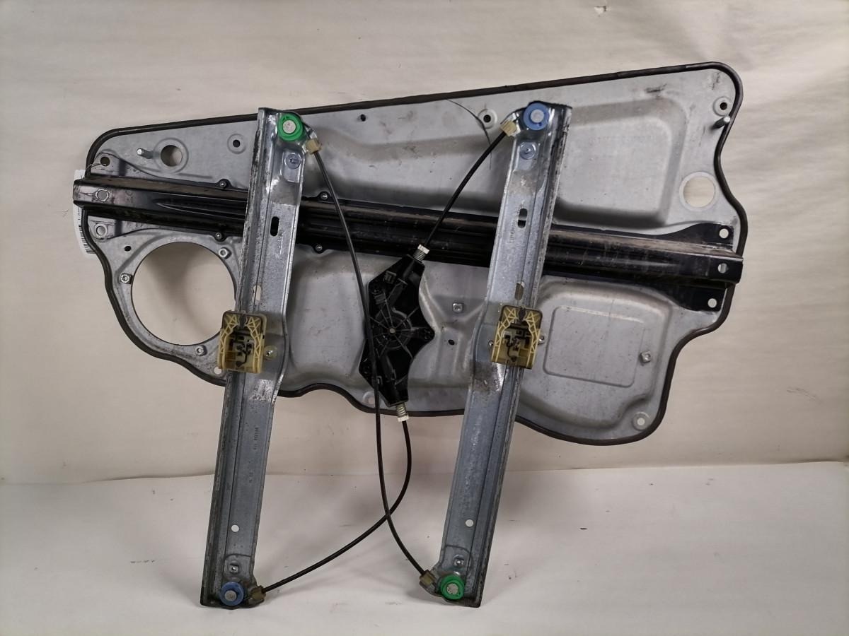 Volvo window mechanism 84055877 - Door and parts for Truck: picture 3 Volvo window mechanism 84055877 - Door and parts for Truck: picture 3