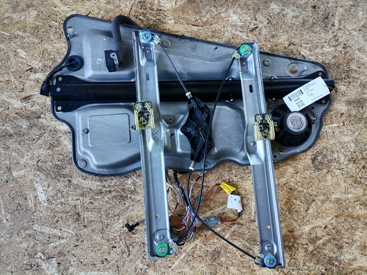 Volvo window mechanism 84055886 - Door and parts for Truck: picture 3 Volvo window mechanism 84055886 - Door and parts for Truck: picture 3