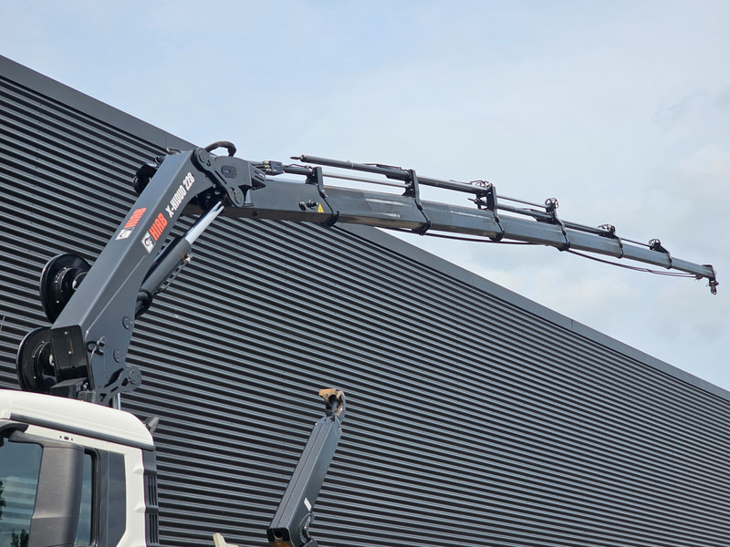 MAN TGS 35.470 8X4 BB / HIAB CRANE + HOOKLIFT - Hook lift truck, Crane truck: picture 2 MAN TGS 35.470 8X4 BB / HIAB CRANE + HOOKLIFT - Hook lift truck, Crane truck: picture 2