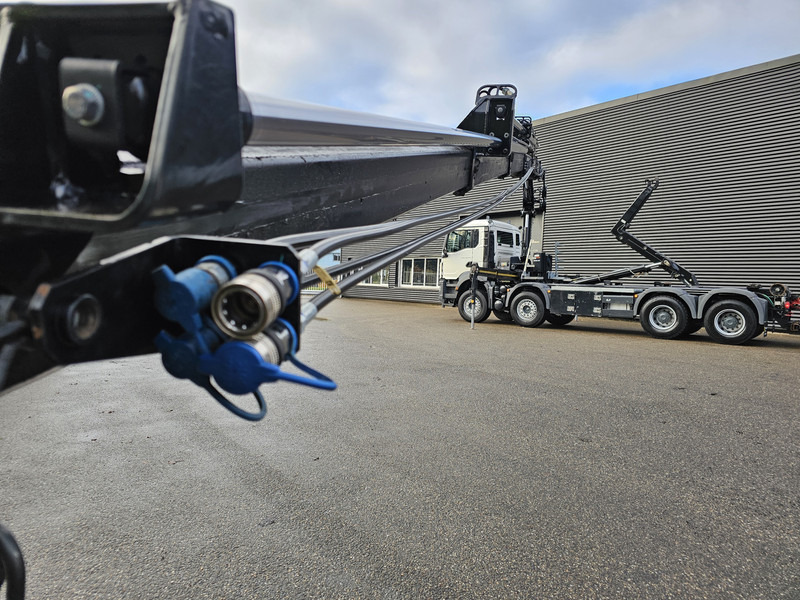 MAN TGS 35.470 8X4 BB / HIAB CRANE + HOOKLIFT - Hook lift truck, Crane truck: picture 5 MAN TGS 35.470 8X4 BB / HIAB CRANE + HOOKLIFT - Hook lift truck, Crane truck: picture 5