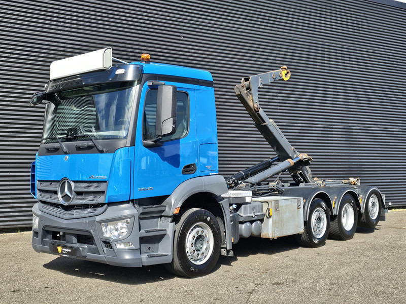 Mercedes-Benz Antos 3546 8x2/6 HOOKLIFT / ABROLKIPPER - Hook lift truck: picture 1 Mercedes-Benz Antos 3546 8x2/6 HOOKLIFT / ABROLKIPPER - Hook lift truck: picture 1
