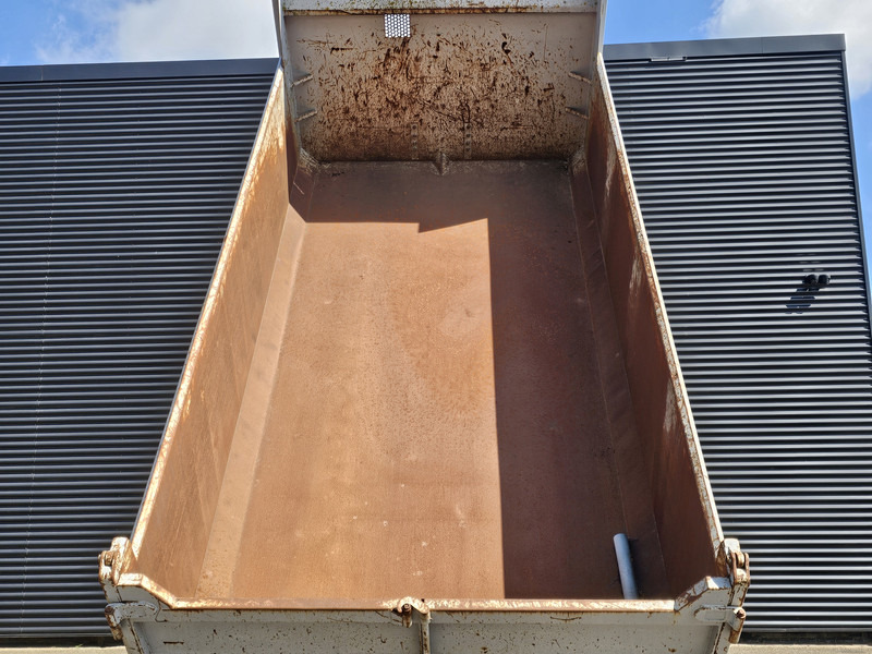 MAN TGA 26.440 / TIPPER - TRACTOR COMBI /6x4 / SPRING / BIG AXLE - Tractor unit: picture 3 MAN TGA 26.440 / TIPPER - TRACTOR COMBI /6x4 / SPRING / BIG AXLE - Tractor unit: picture 3