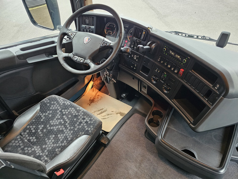 Interior photo 1: Tractor unit Scania R450 6x2-4 / LIFT STEERING AXLE / RETARDER