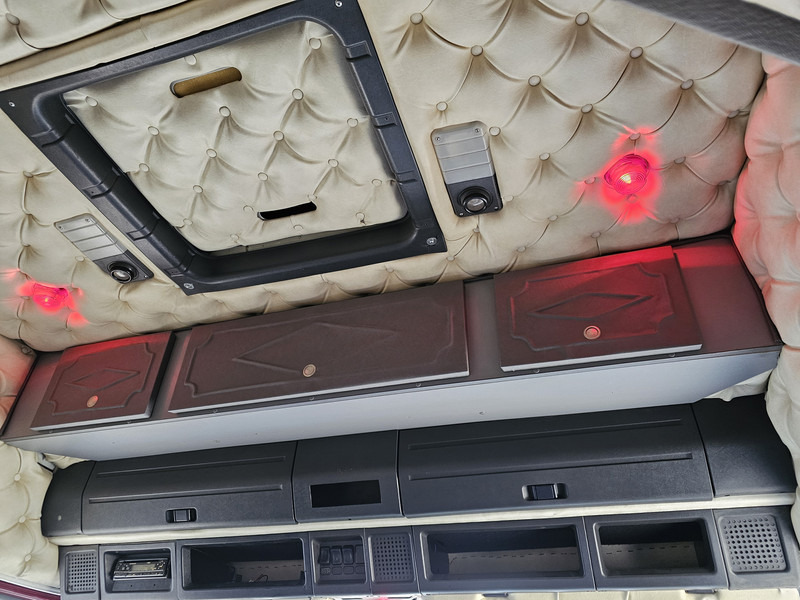 Tractor unit Scania T142.400 V8 / 6x2 BOOGIE / TORPEDO / HAUBER: picture 14