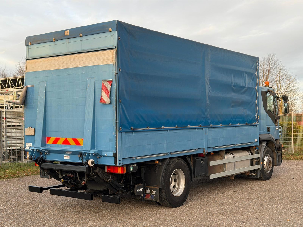Iveco 190S36/9 Stralis Pritsche & Hebebühne 3 to. TOP - Curtainsider truck: picture 5 Iveco 190S36/9 Stralis Pritsche & Hebebühne 3 to. TOP - Curtainsider truck: picture 5