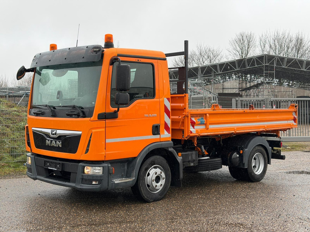 MAN 8.220 4x2 MEILLER 3S. Kipper | Sperrdiff. | AC - Tipper: picture 4 MAN 8.220 4x2 MEILLER 3S. Kipper | Sperrdiff. | AC - Tipper: picture 4