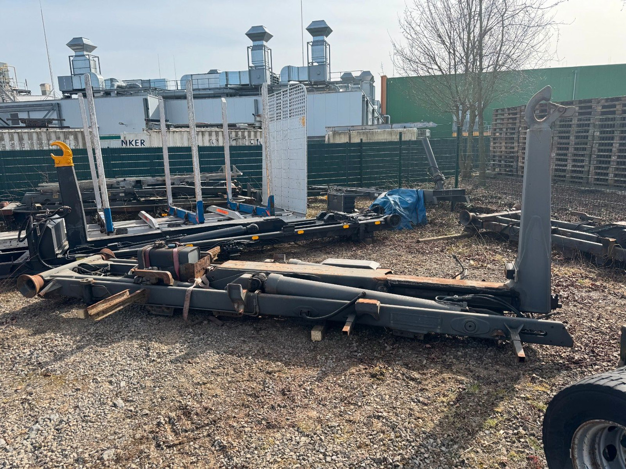 Meiller Abrollaufbau für 6X4 mit 3,90 Radstand - Hook lift truck: picture 3 Meiller Abrollaufbau für 6X4 mit 3,90 Radstand - Hook lift truck: picture 3