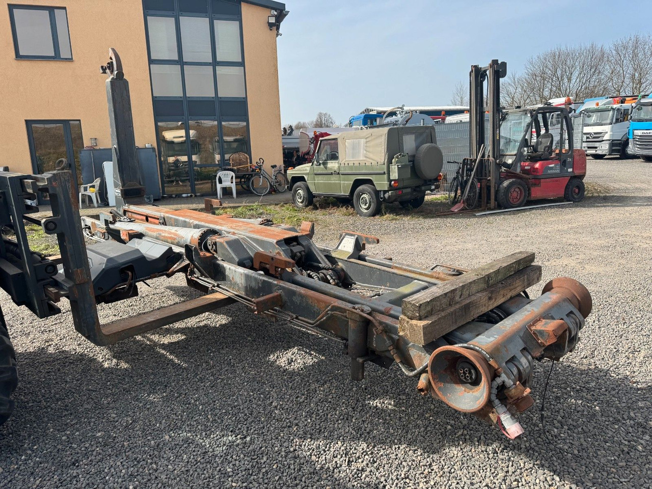 Meiller Abrollaufbau für 6X4 mit 3,90 Radstand - Hook lift truck: picture 5 Meiller Abrollaufbau für 6X4 mit 3,90 Radstand - Hook lift truck: picture 5