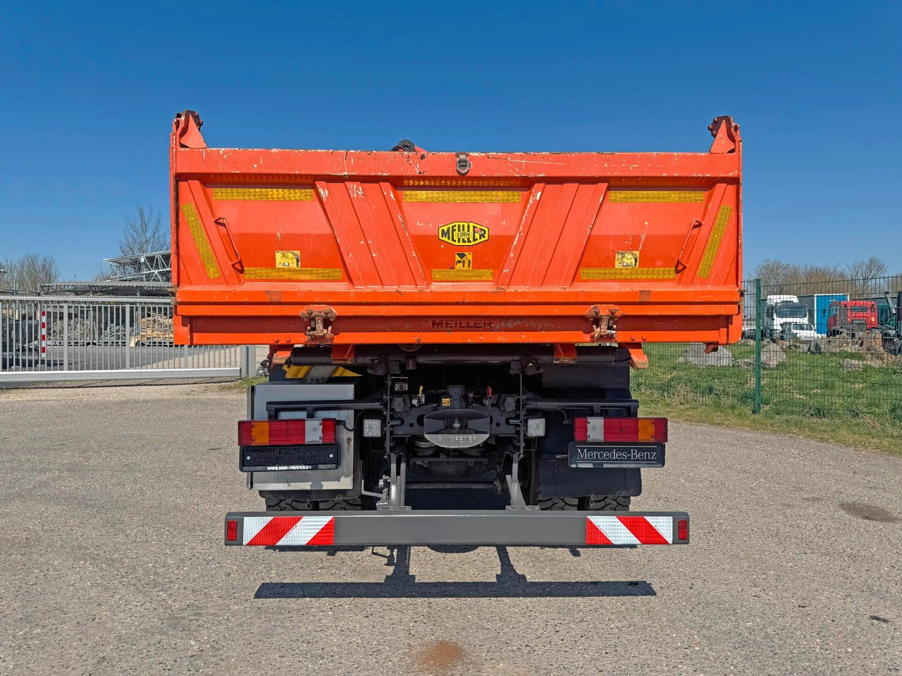 Mercedes-Benz 1844 4x4 Meiller 3S Bordmatik Palfinger PK16001K - Tipper: picture 4 Mercedes-Benz 1844 4x4 Meiller 3S Bordmatik Palfinger PK16001K - Tipper: picture 4