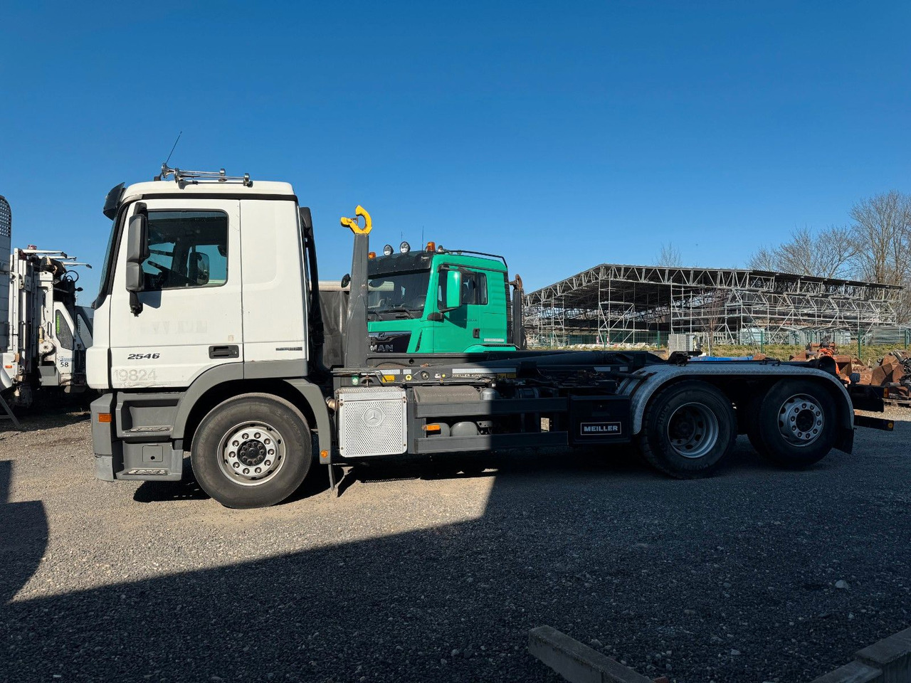Mercedes-Benz 2546 6X2 Klima Meiller RK 20.65 - Hook lift truck: picture 1 Mercedes-Benz 2546 6X2 Klima Meiller RK 20.65 - Hook lift truck: picture 1