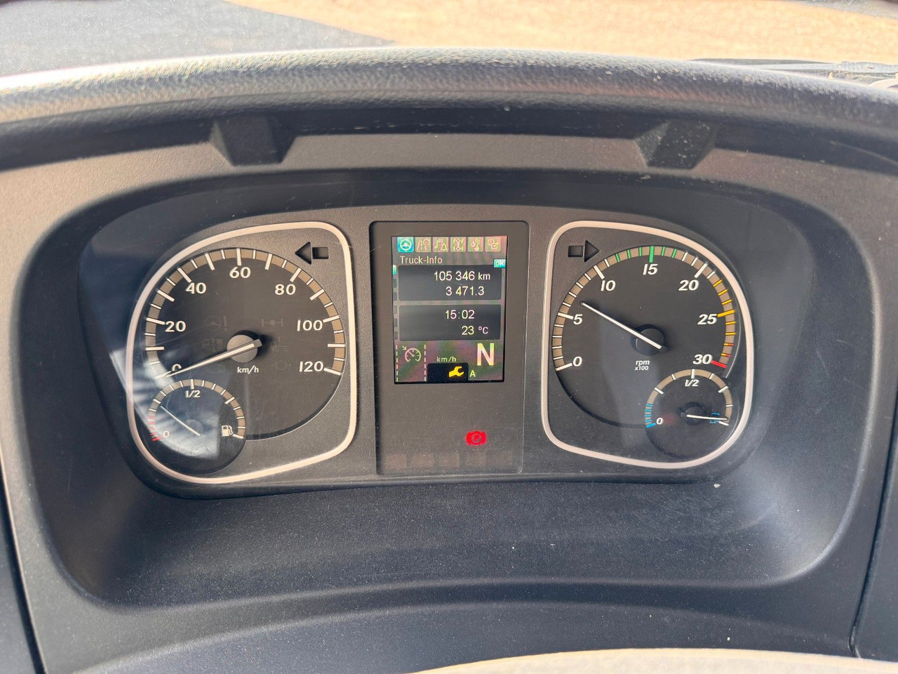 Mercedes-Benz 818 4X2 Pritsche original Kilometer - Open body delivery van: picture 5 Mercedes-Benz 818 4X2 Pritsche original Kilometer - Open body delivery van: picture 5