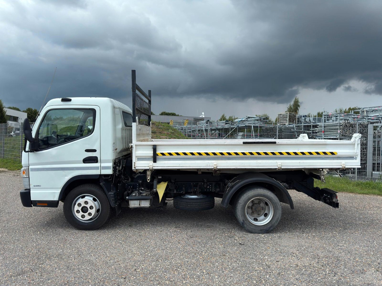 Mitsubishi 7C15 Fuso Canter 4x2 mit Meiller 3S. Kipper - Tipper: picture 5 Mitsubishi 7C15 Fuso Canter 4x2 mit Meiller 3S. Kipper - Tipper: picture 5