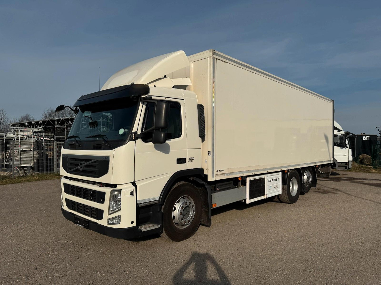 Volvo FM 410 6X2 Kühlkoffer mit Carrier Diesel & Strom Volvo FM 410 6X2 Kühlkoffer mit Carrier Diesel & Strom - Refrigerator truck: picture 1 Volvo FM 410 6X2 Kühlkoffer mit Carrier Diesel & Strom Volvo FM 410 6X2 Kühlkoffer mit Carrier Diesel & Strom - Refrigerator truck: picture 1