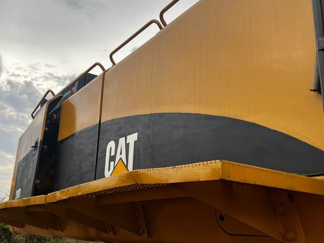 CAT 390DL - Crawler excavator: picture 2 CAT 390DL - Crawler excavator: picture 2