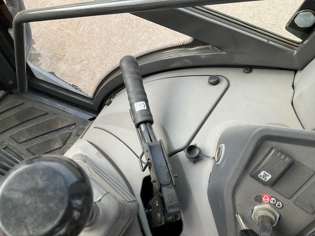 Backhoe loader CASE 570SV: picture 19