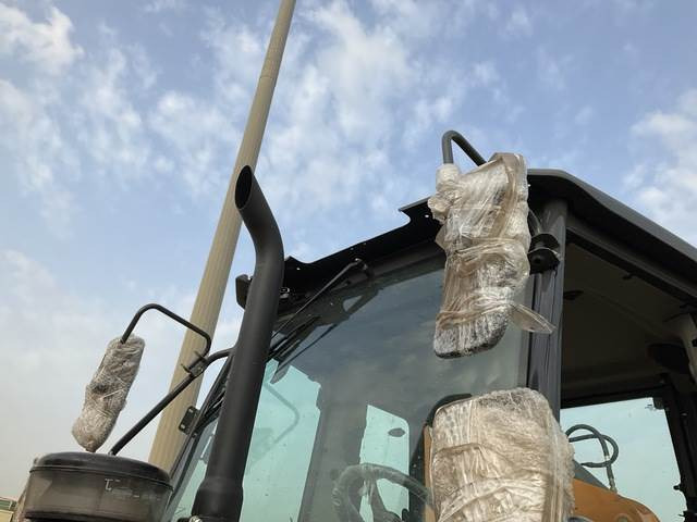 Backhoe loader CASE 570SV: picture 22