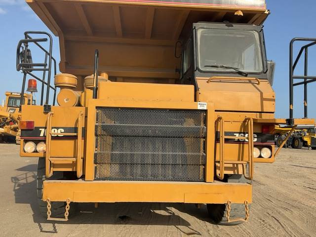Rigid dumper/ Rock truck CAT 769: picture 13
