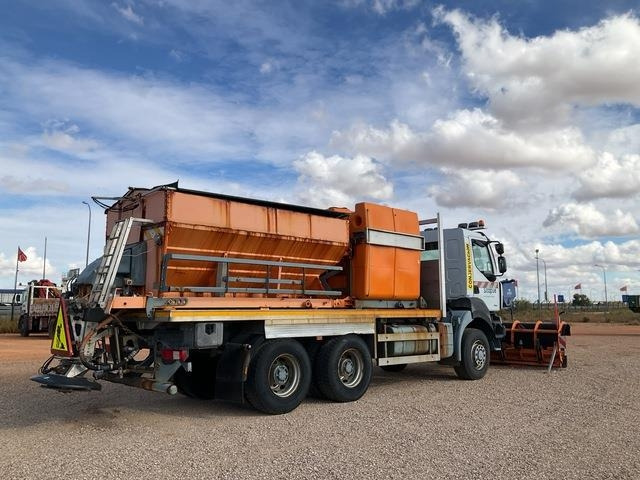 Renault Kerax - Snow removal vehicle: picture 3 Renault Kerax - Snow removal vehicle: picture 3