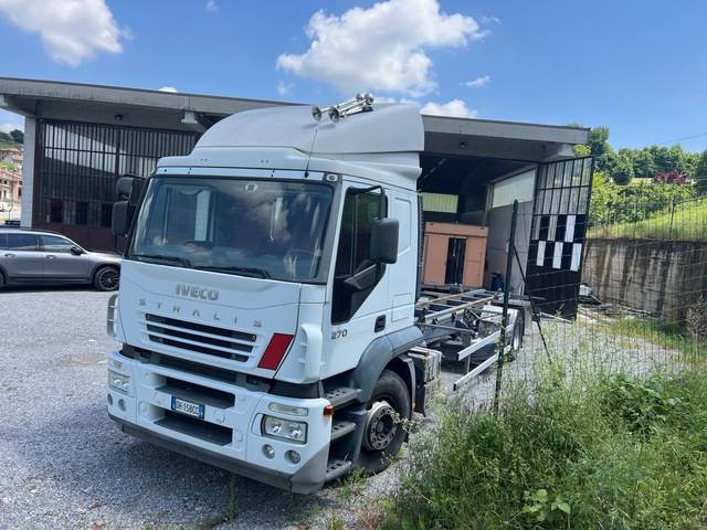 Box truck Iveco Stralis 270: picture 18