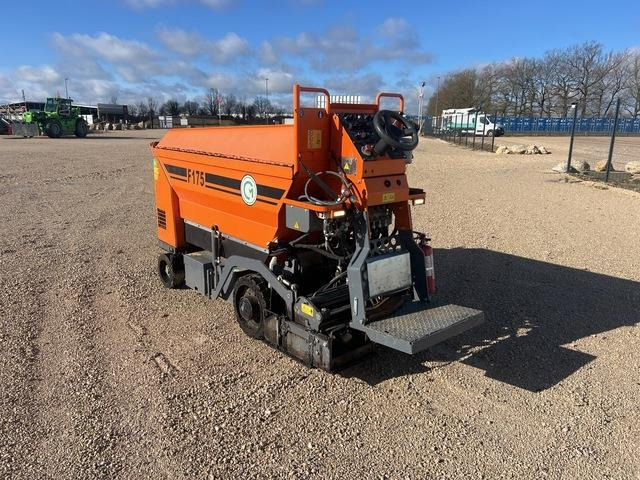 CM F175-B - Asphalt paver: picture 2 CM F175-B - Asphalt paver: picture 2