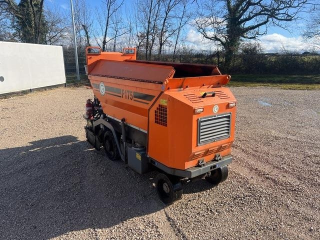 CM F175-B - Asphalt paver: picture 4 CM F175-B - Asphalt paver: picture 4