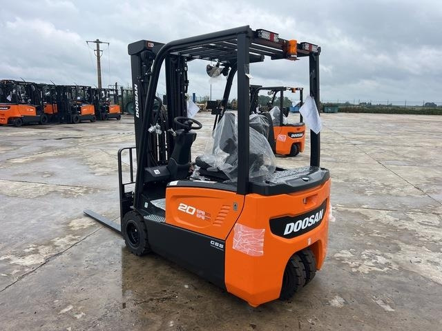 Doosan B20T-7 PLUS - Electric forklift: picture 2 Doosan B20T-7 PLUS - Electric forklift: picture 2