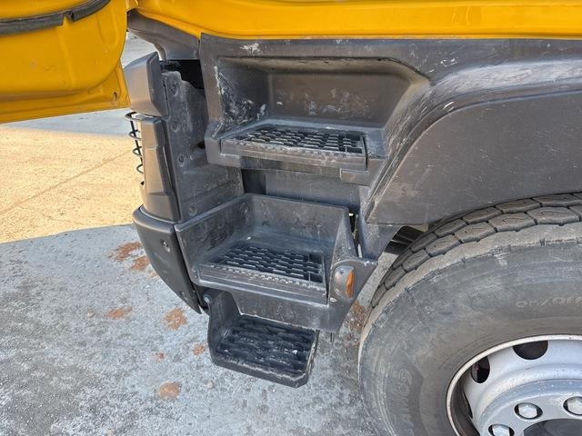 Leasing of  Renault C380 Renault C380: picture 15