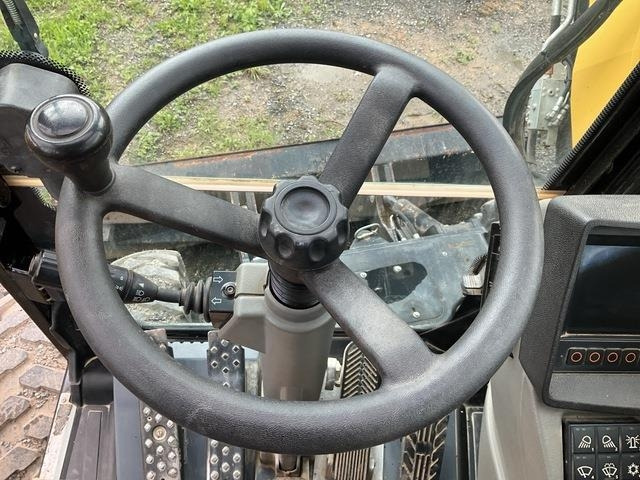 Wheel excavator Yanmar B110W: picture 22
