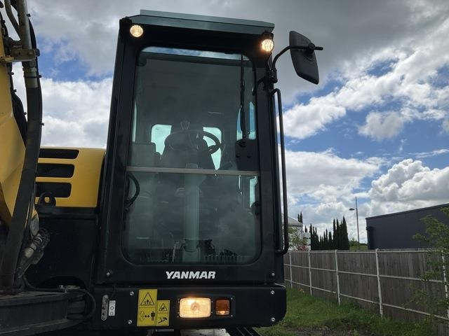 Wheel excavator Yanmar B110W: picture 14