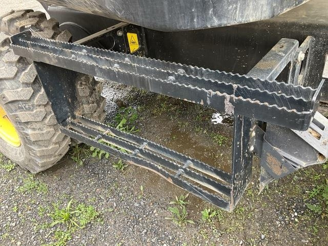 Wheel excavator Yanmar B110W: picture 10