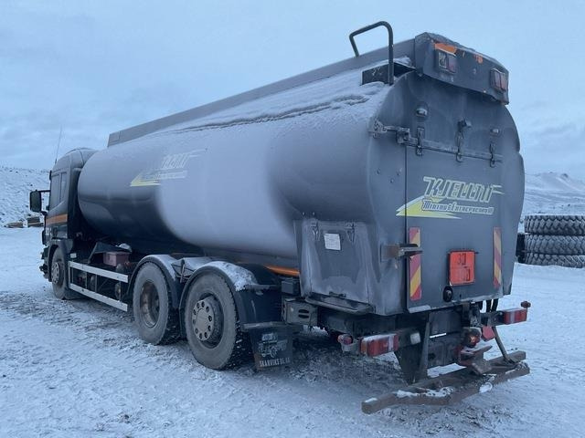 Scania P114LB-380 - Tank truck: picture 2 Scania P114LB-380 - Tank truck: picture 2