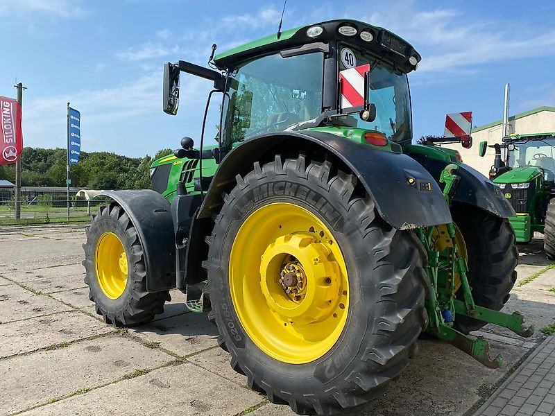 John Deere 6215R AutoPowr 50km/h - Farm tractor: picture 5 John Deere 6215R AutoPowr 50km/h - Farm tractor: picture 5