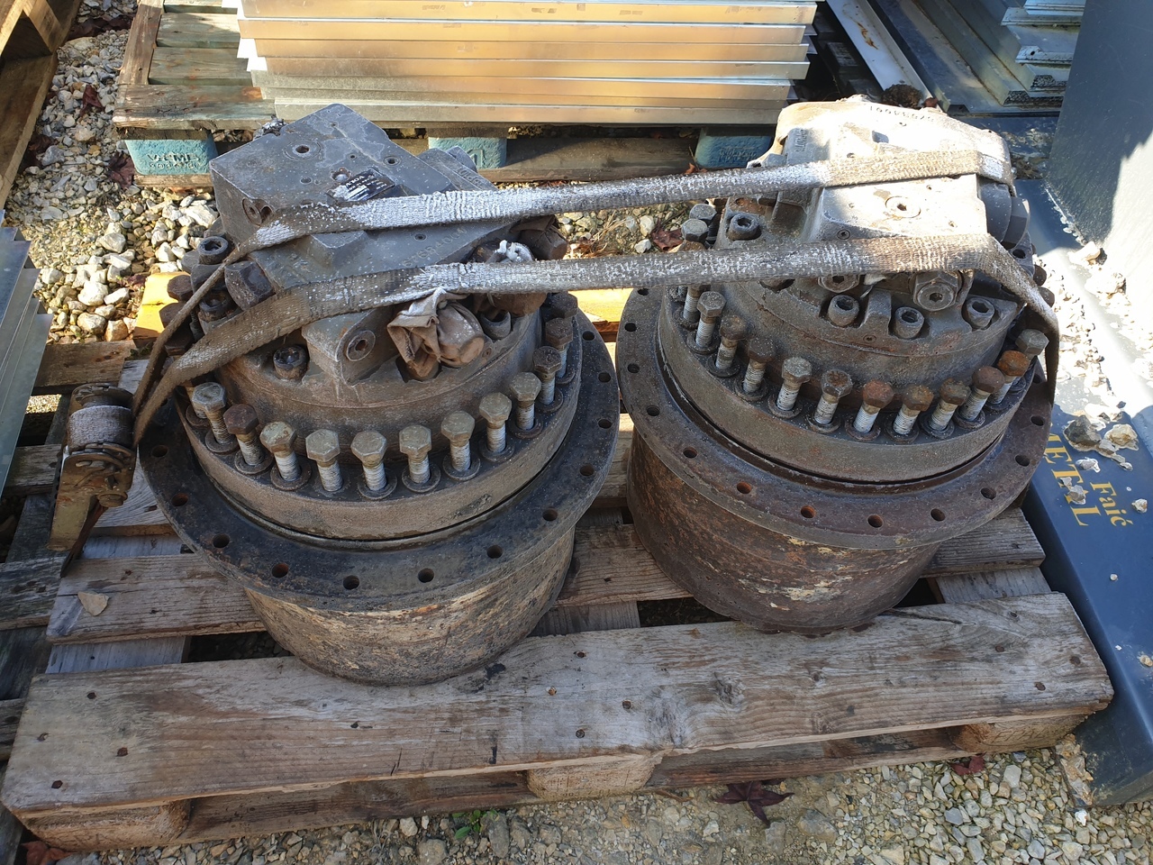 Volvo EC210C 14528930 - Final drive for Excavator: picture 1 Volvo EC210C 14528930 - Final drive for Excavator: picture 1
