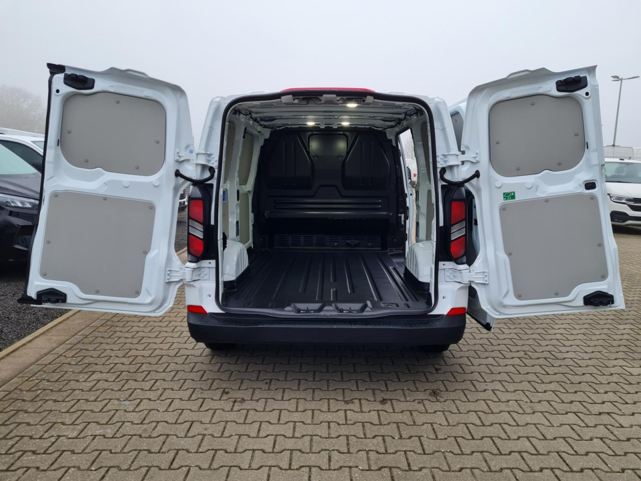 Ford Custom Kasten L1 Trend KLIMA KAMERA TEMPO VERKLEIDUNG - Small van: picture 5 Ford Custom Kasten L1 Trend KLIMA KAMERA TEMPO VERKLEIDUNG - Small van: picture 5