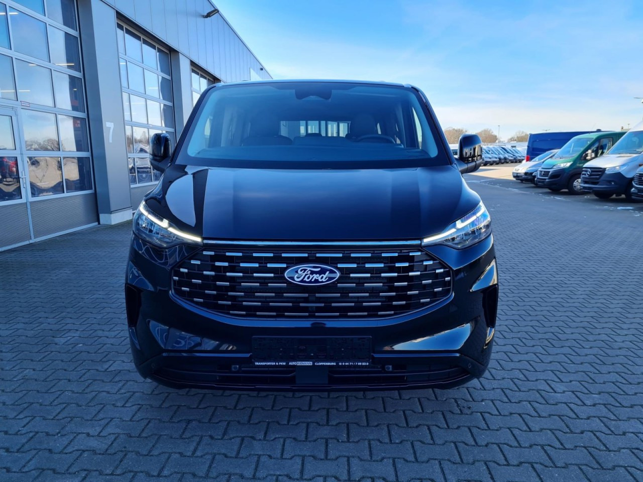 Ford Tourneo Custom 320 L1 AG Titanium X AHK LED NAVI 2X SCHIEBE - Combi van: picture 2 Ford Tourneo Custom 320 L1 AG Titanium X AHK LED NAVI 2X SCHIEBE - Combi van: picture 2