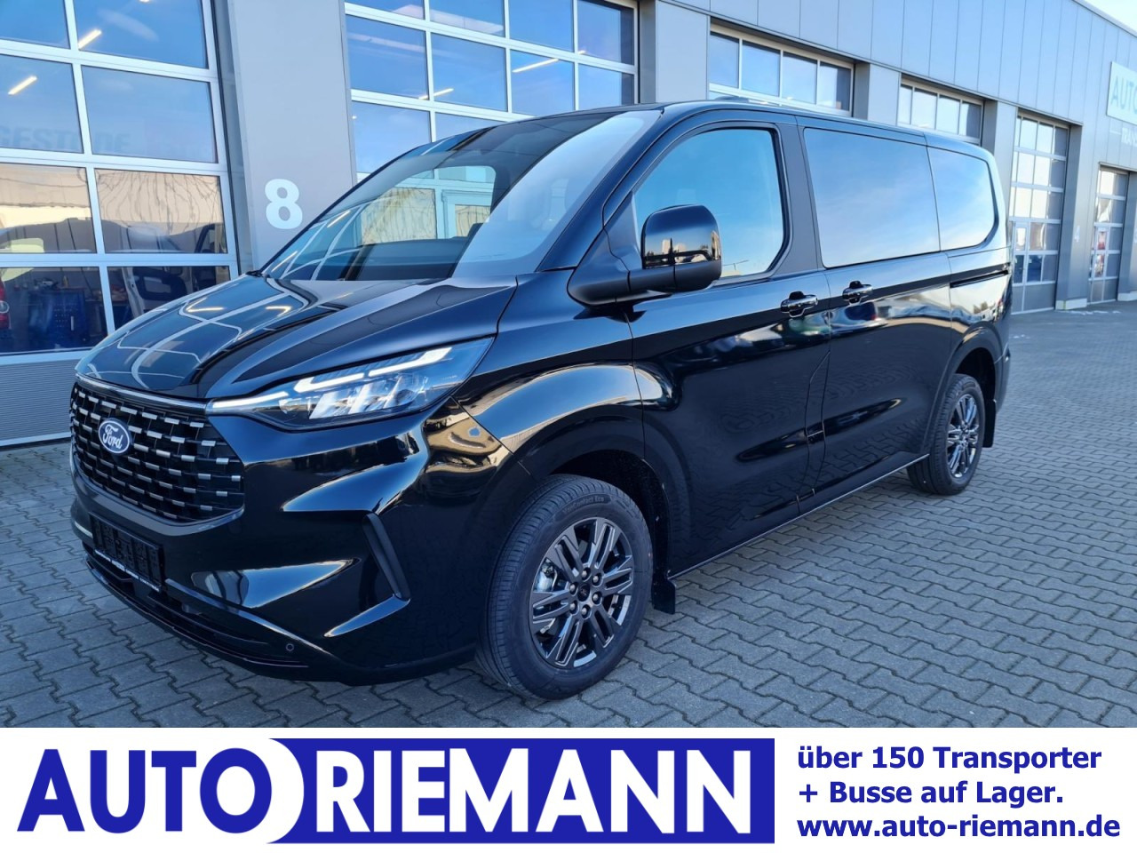 Ford Tourneo Custom 320 L1 AG Titanium X AHK LED NAVI 2X SCHIEBE - Combi van: picture 1 Ford Tourneo Custom 320 L1 AG Titanium X AHK LED NAVI 2X SCHIEBE - Combi van: picture 1