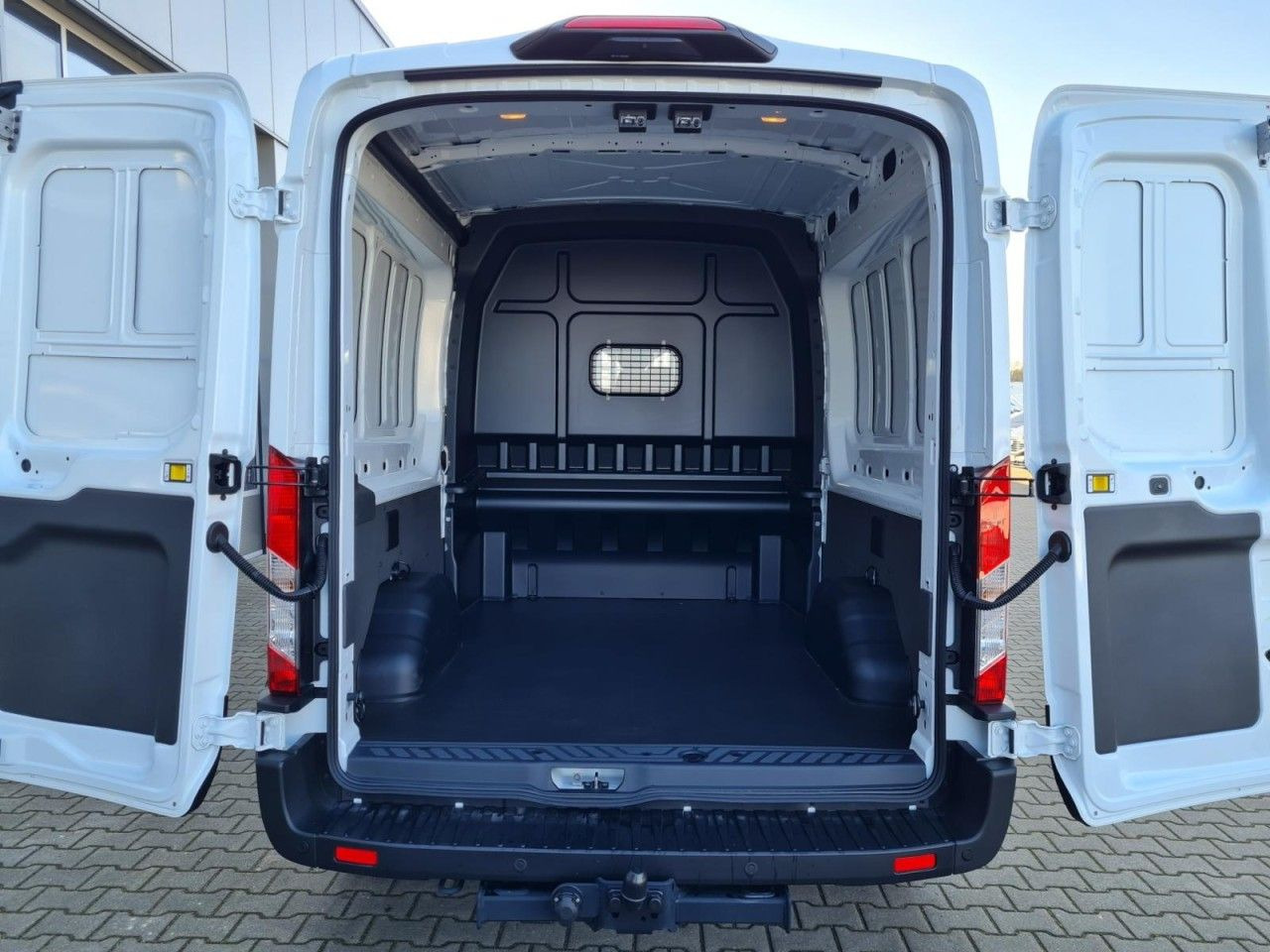 Ford Transit 350 Kasten Doka mixto TDCi L3 Trend AHK - Panel van: picture 5 Ford Transit 350 Kasten Doka mixto TDCi L3 Trend AHK - Panel van: picture 5
