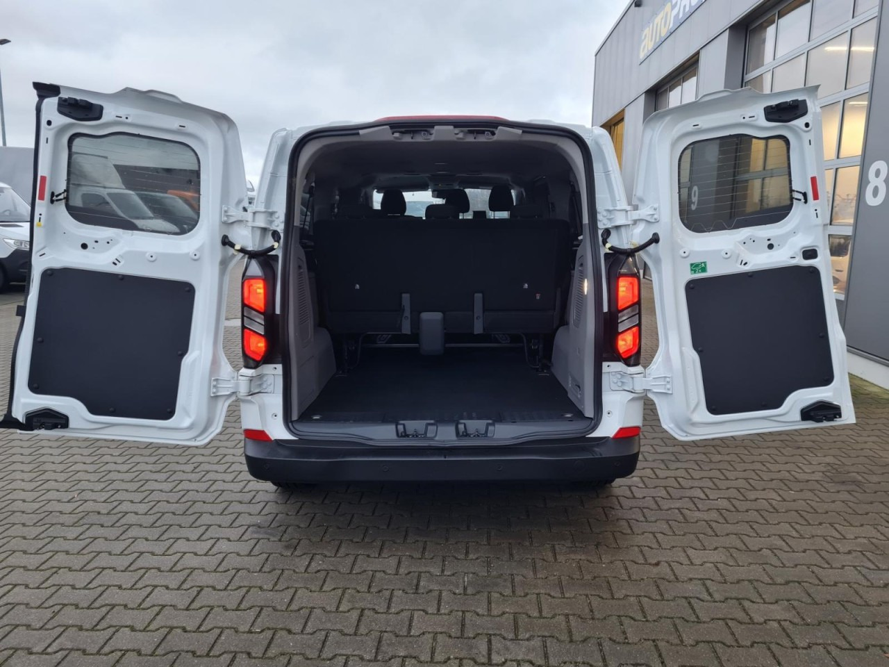 Ford Transit Custom Kombi 320 L2 Trend 9 Sitze KAMERA - Minibus, Passenger van: picture 5 Ford Transit Custom Kombi 320 L2 Trend 9 Sitze KAMERA - Minibus, Passenger van: picture 5